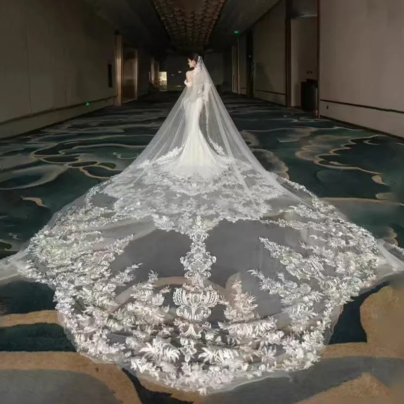 

Customized HighQuality Vintage Wedding Veil 3meter Long Bridal Veils with Comb Lace Edge Veil Velos De Novia wedding Accessories