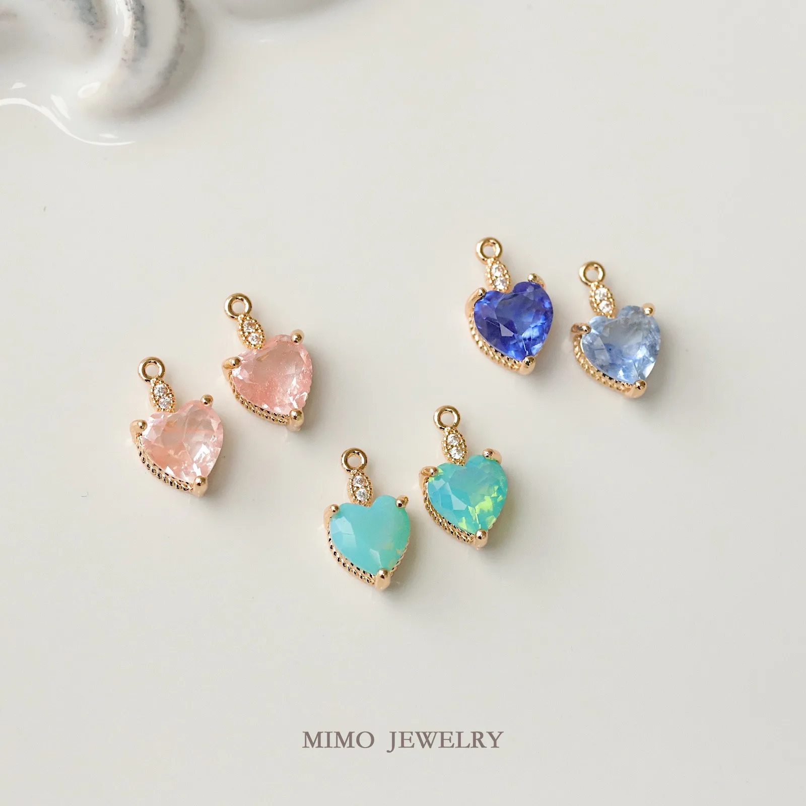 Micro Inlaid Zircon Glass, Horse Eyes, Heart of Love, Peach Heart Charms Pendant Supplies DIY Hand Brass Gold Plated Accessories