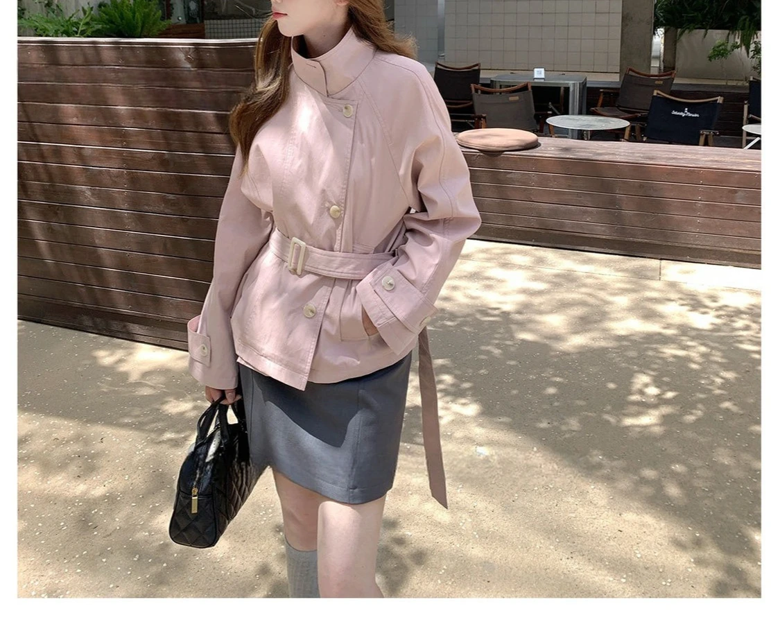 Рисунок 3 - Короткая ветровка для женщин весной и осенью 2023 года