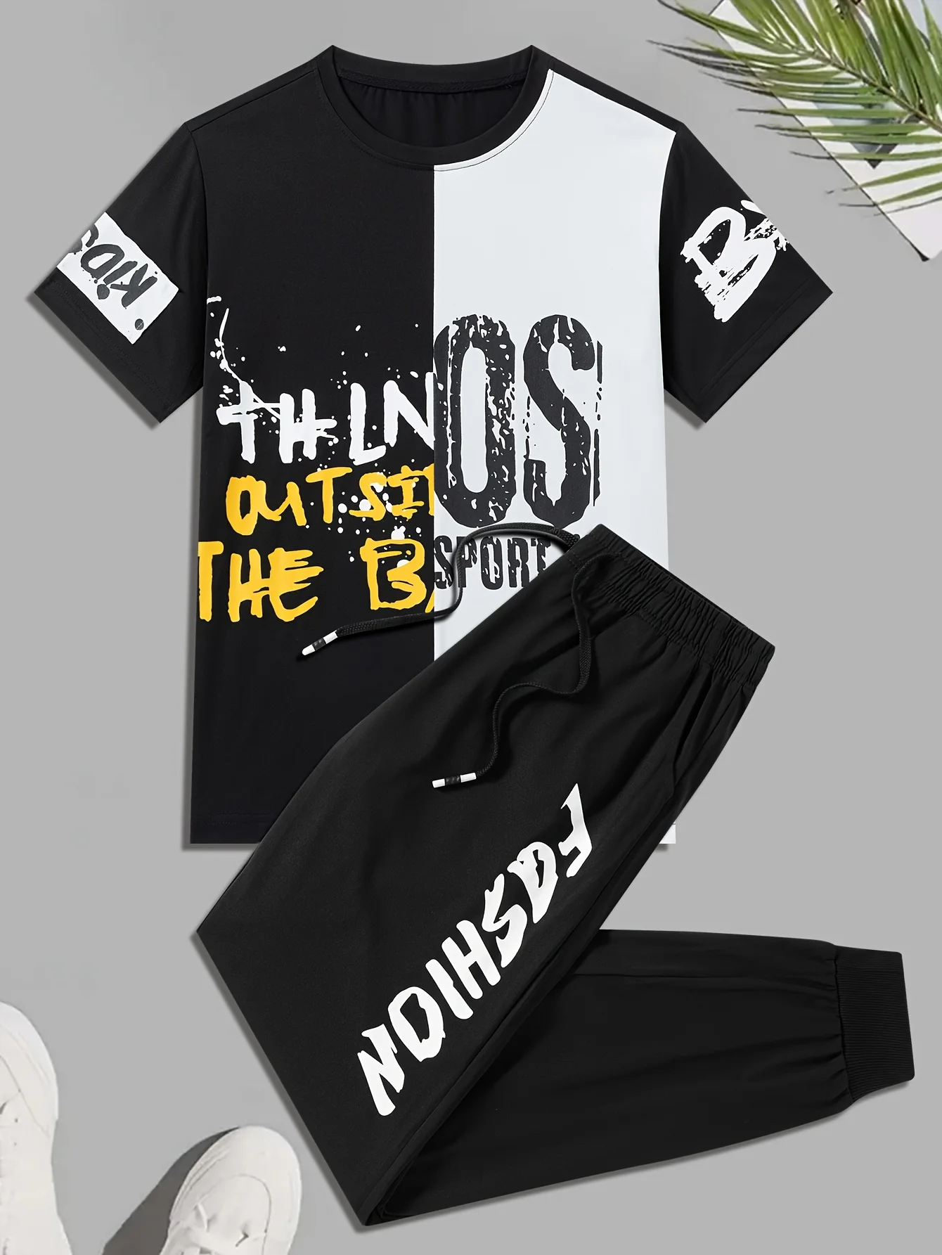 

The 2025 summer new men's suit in black and white color combination for outdoor breathable lightweight and casual wear