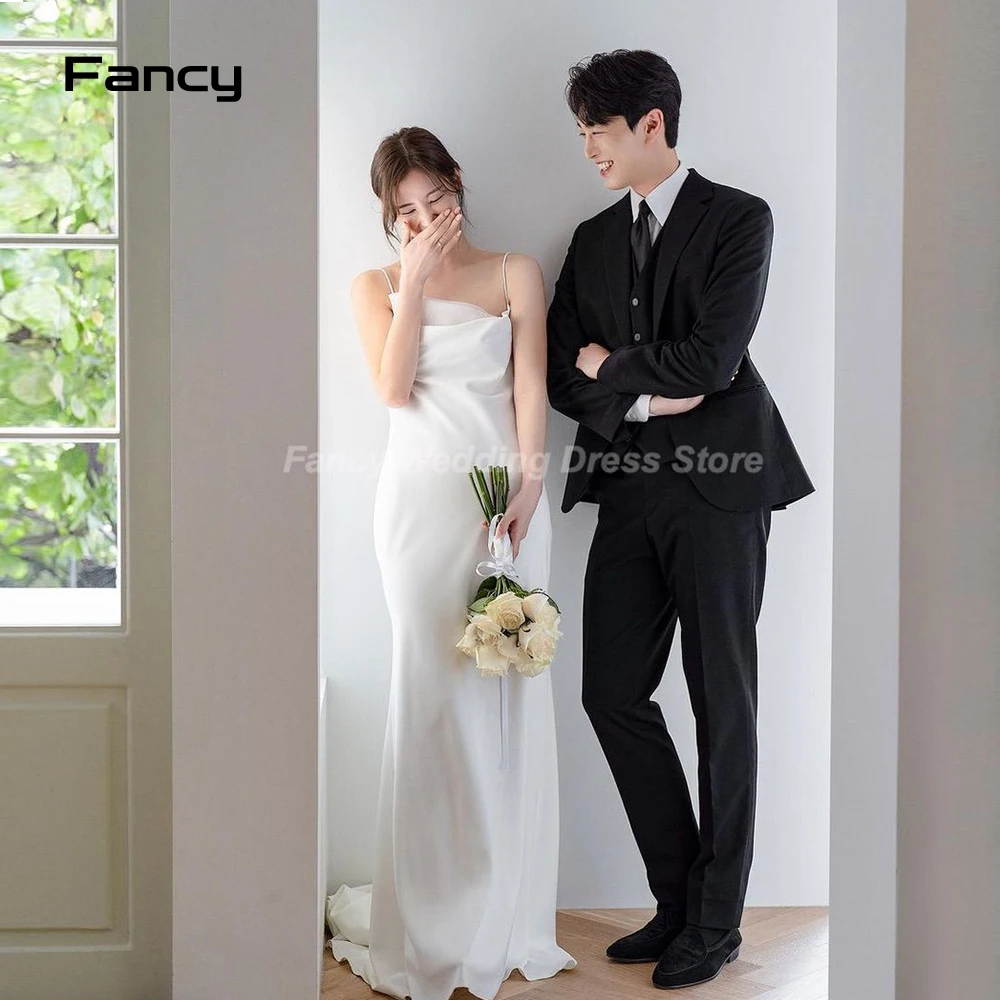 

Fancy Simple Mermaid Korea Wedding Dress Spaghetti Straps Sleeveless Garden Wedding Party Dresses Soft Satin Bridal Gown