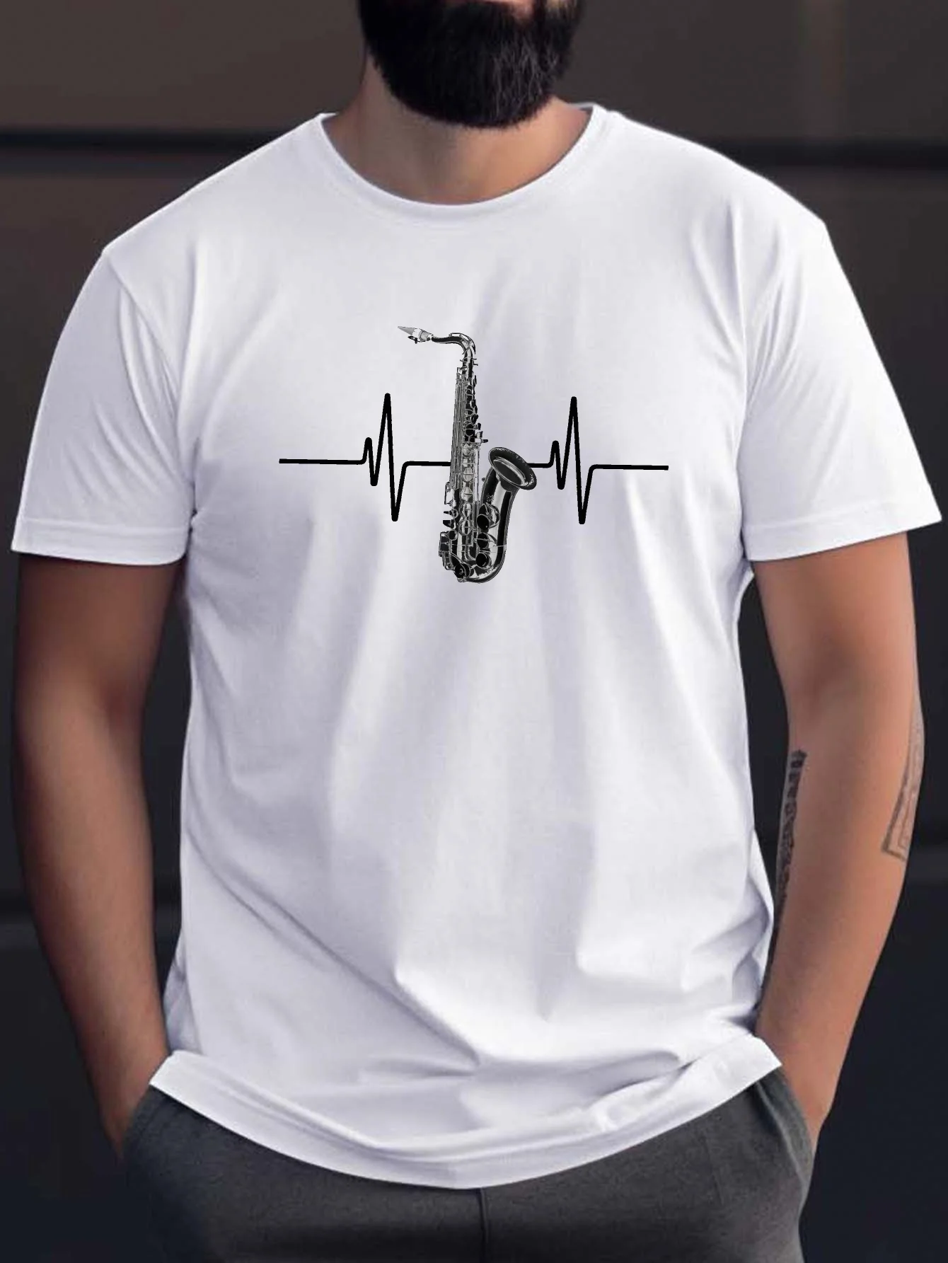 Kaos Katun Pria dengan Desain Detak Jantung EKG Saksofon Kasual Bernapas Leher Bulat Lengan Pendek Pakaian Kasual