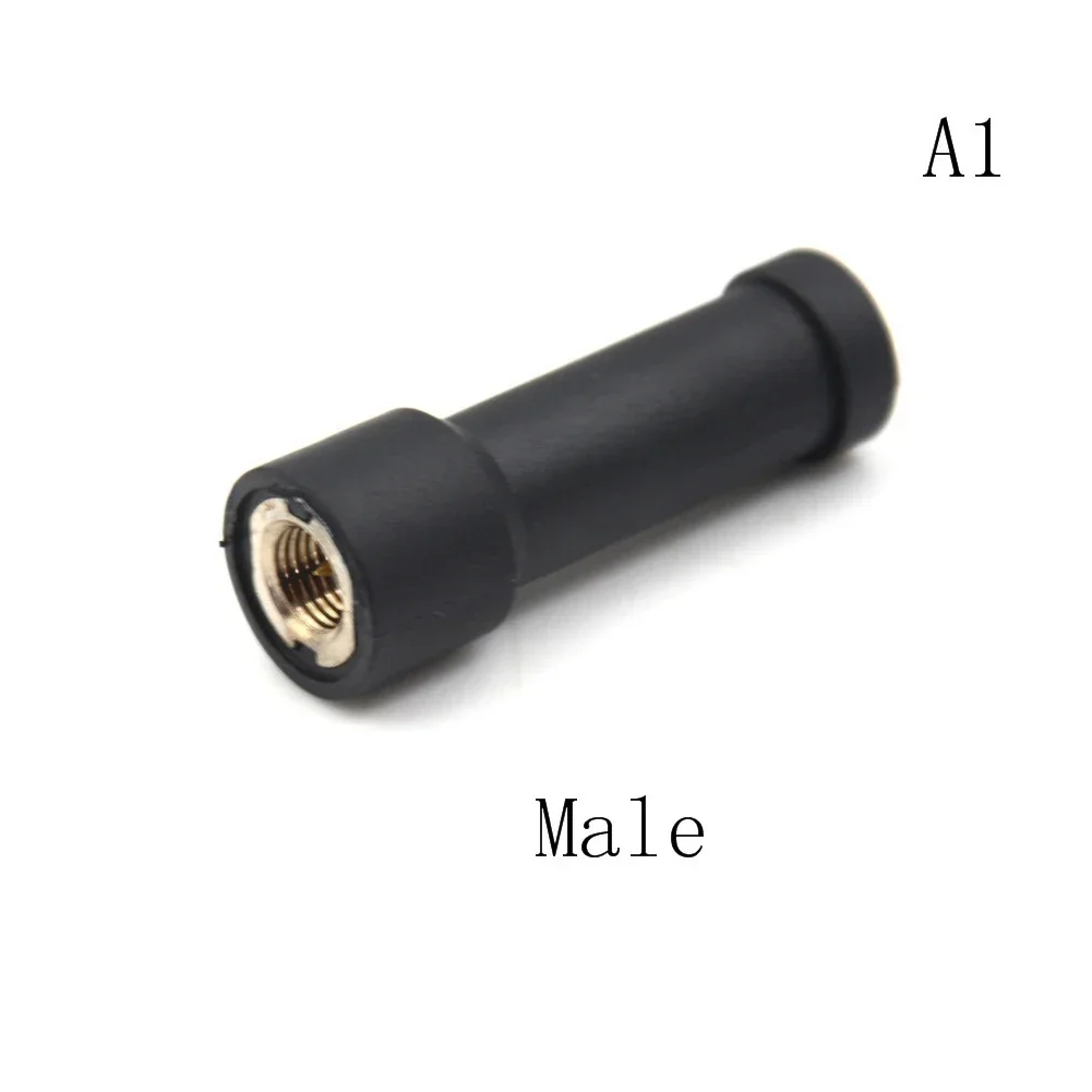 Short SMA-F Female Interface Vertical Polarization 10 W Maximum Power 2.15db Gain 400-480MHz 4cm Antenna Length