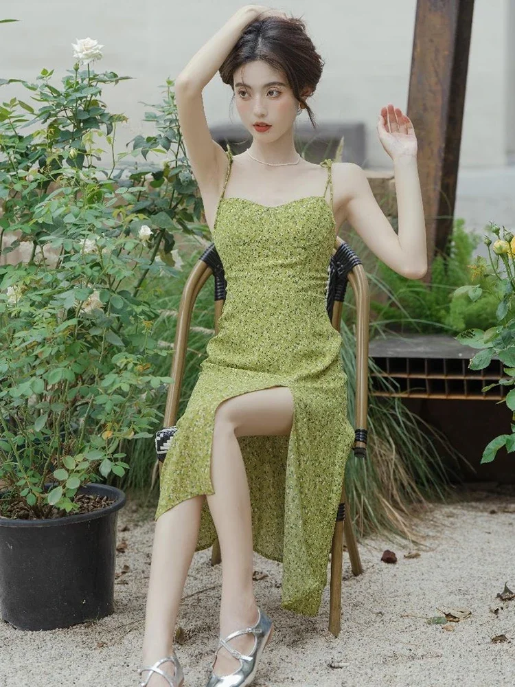 Robe longue d'été cintrée à la taille française pour femmes, tenue de plage à fleurs vertes, col carré, robes de banlieue élégantes, nouvelle collection