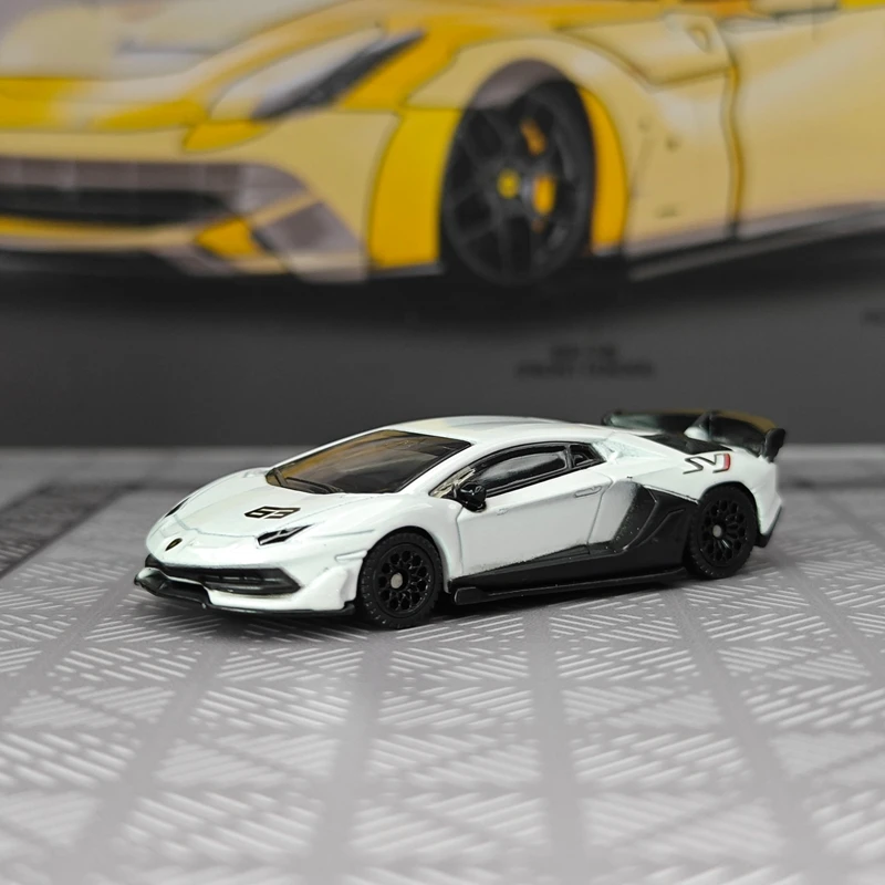 

CCA 1:64 Simulation Lamborghini SVJ Full Alloy Car Model Ornament Collection Static Mini Desktop Car Decoration Gift