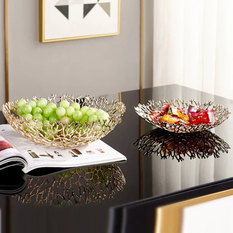 Modern Wedding Metal Light Luxury Golden Dry Fruit Plate Decoration Tray Metal Hollow for Home Decoration Gitfs