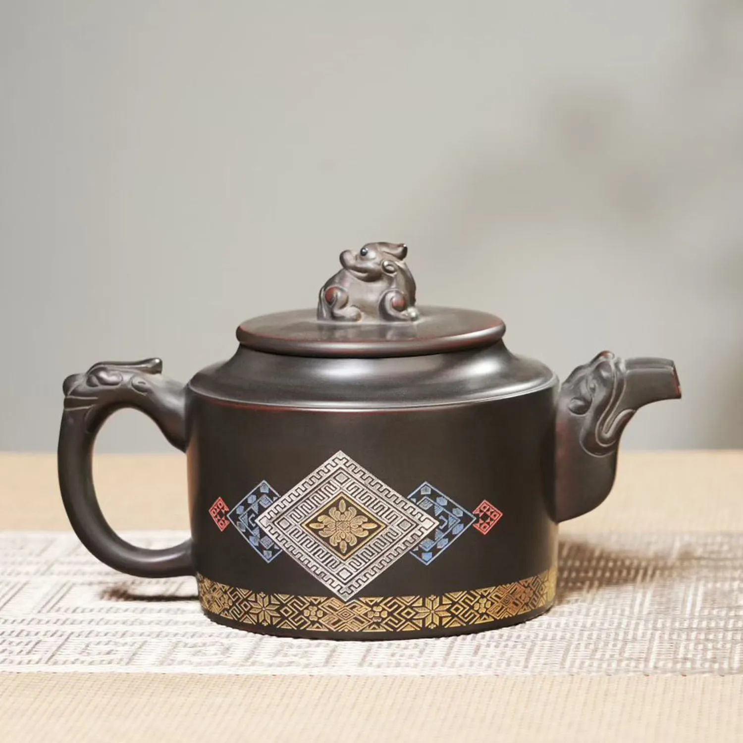 Nixing pottery purple sand teapot Zhuangjin ethnic style characteristic pot Qinzhou, Guangxi