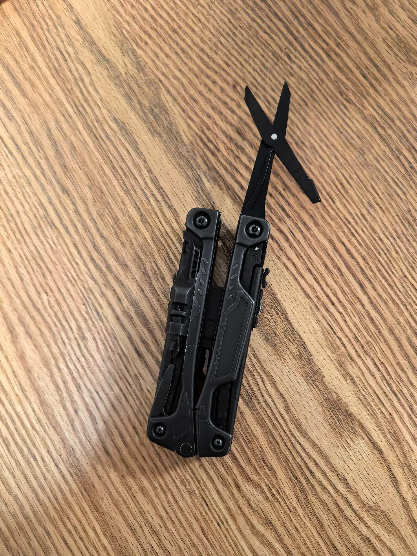 

Аксессуары для Leatherman OHT: держатель для ножниц и насадок, сменные детали (мультитул в комплект не входит)