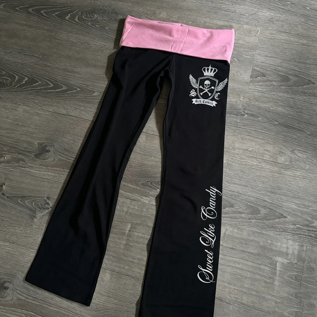 Women's wide leg pants emo girl Aesthetic fashion letter print Y2K pants rock punk style comfortable pants gothic retro casual