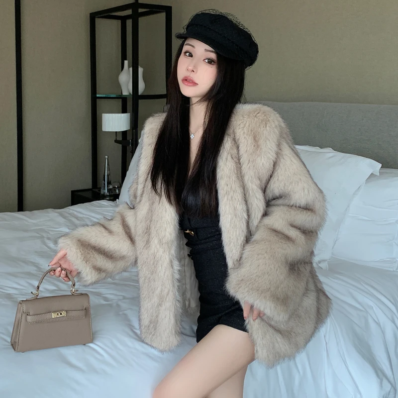 High End Winter Autumn Warm Faux Fur Coats Women Loose Thick Korean Fashion Lady Faux Fox Fur Coat Long Sleeves