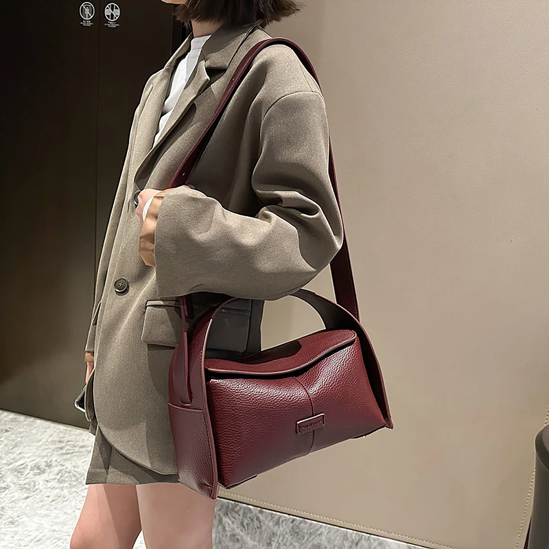 

Trendy Casual Small Square Handbag 2025 New Niche Fashion Ear-Hanging Eaves Bag High-End Single Shoulder Crossbody Bag 1018PK
