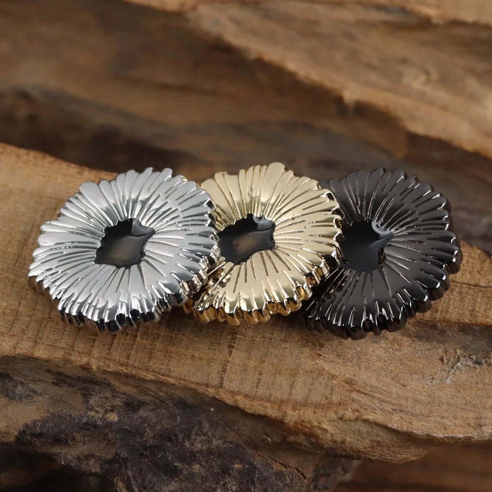 12Pcs/lot 18-25mm Simple Fashion Decorative Flower Golden/Gun Black Metal Button DIY Sewing Coat Oil Metal Button N702