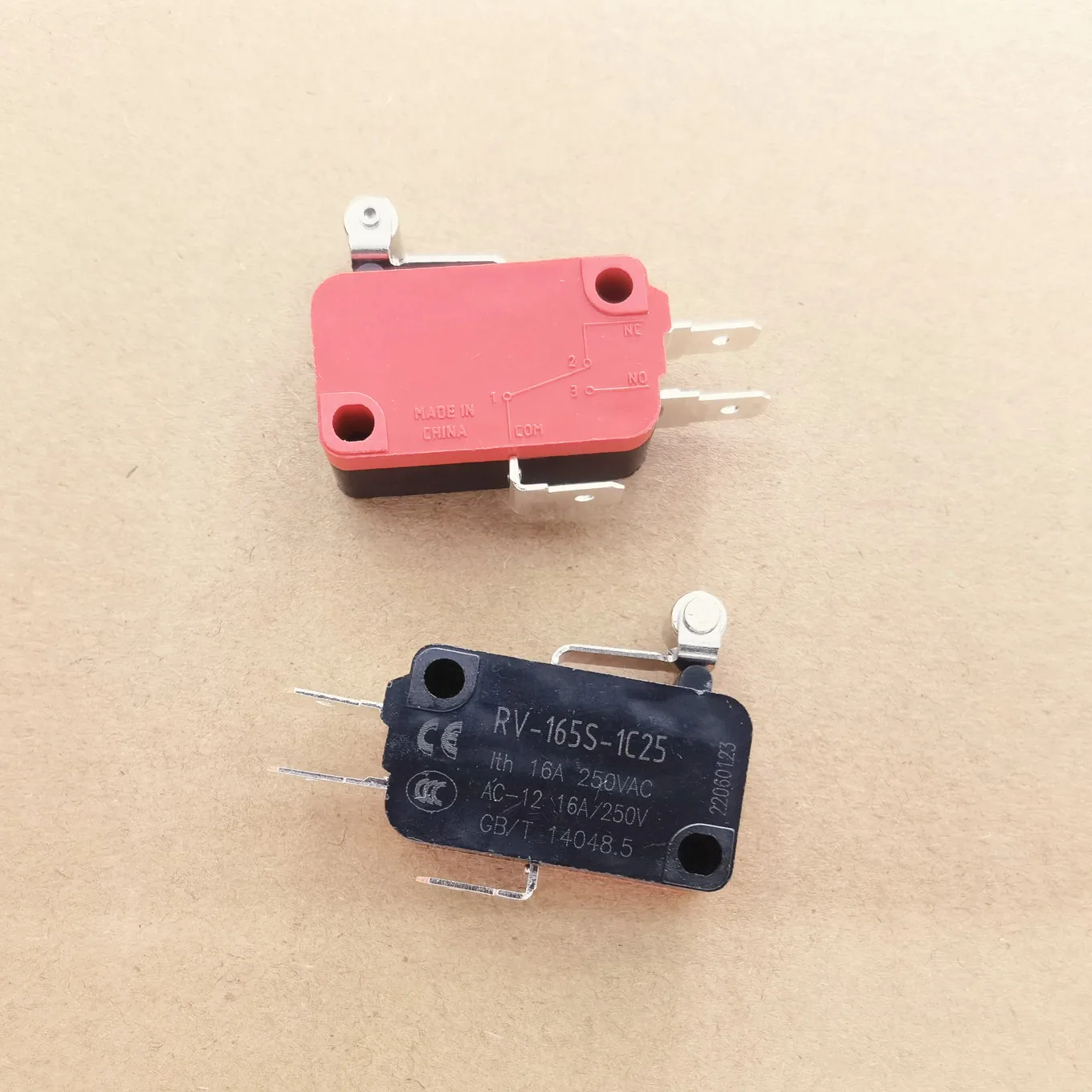 Original new 100% micro switch RV-165S-1C25 roller lever silver dot metal wheel 16A 250VAC