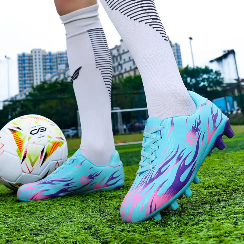 Sepatu Sepak Bola Anak-anak Bermotif Mode Baru Ukuran 33-43 Sepatu Futsal Paku Panjang Sepatu Sepak Bola Profesional Anak Laki-laki Pelatih Anak-anak