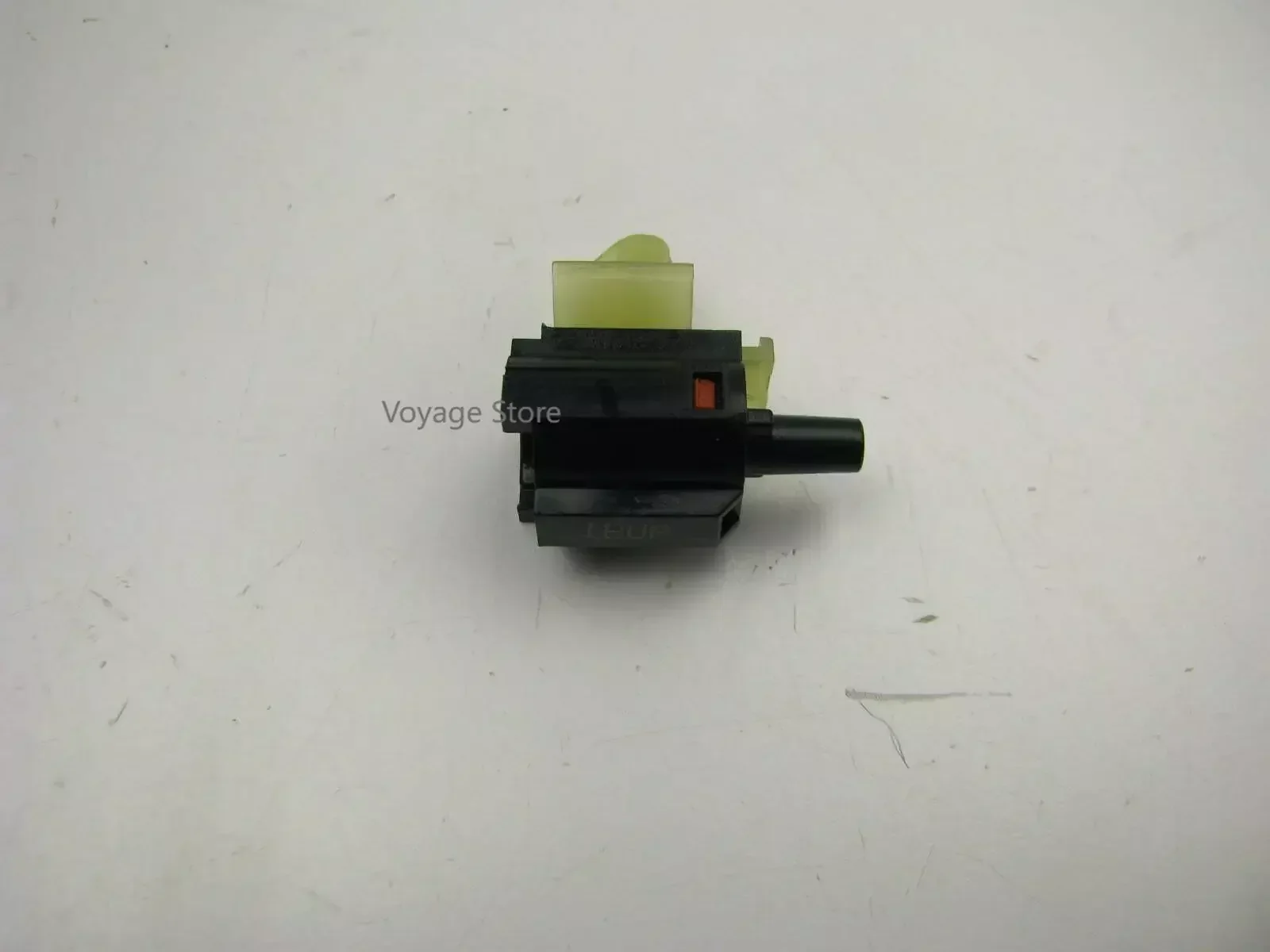 

941101C100 Ambient Air Temperature Sensor for Santa Fe New Victory