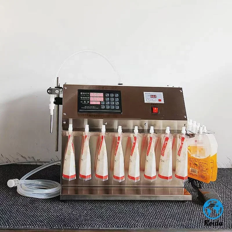آلة تعبئة سائل الأكياس شبه الأوتوماتيكية TLF 6-12 مناسبة لملء المياه المعدنية والمشروبات الغازية