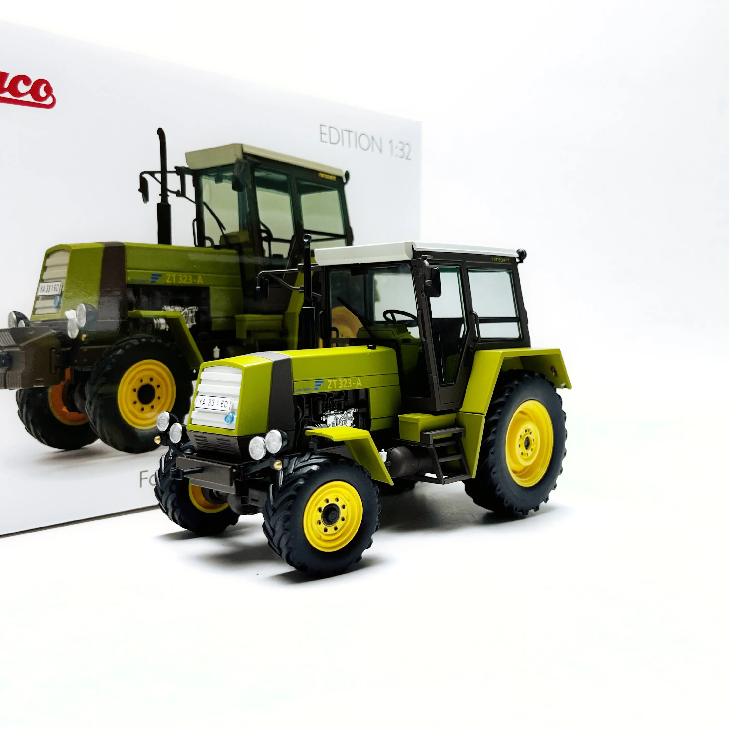 Schuco Druckguss 1/32 Maßstab Fortschritt ZT 323 Traktor Legierung Automodell
