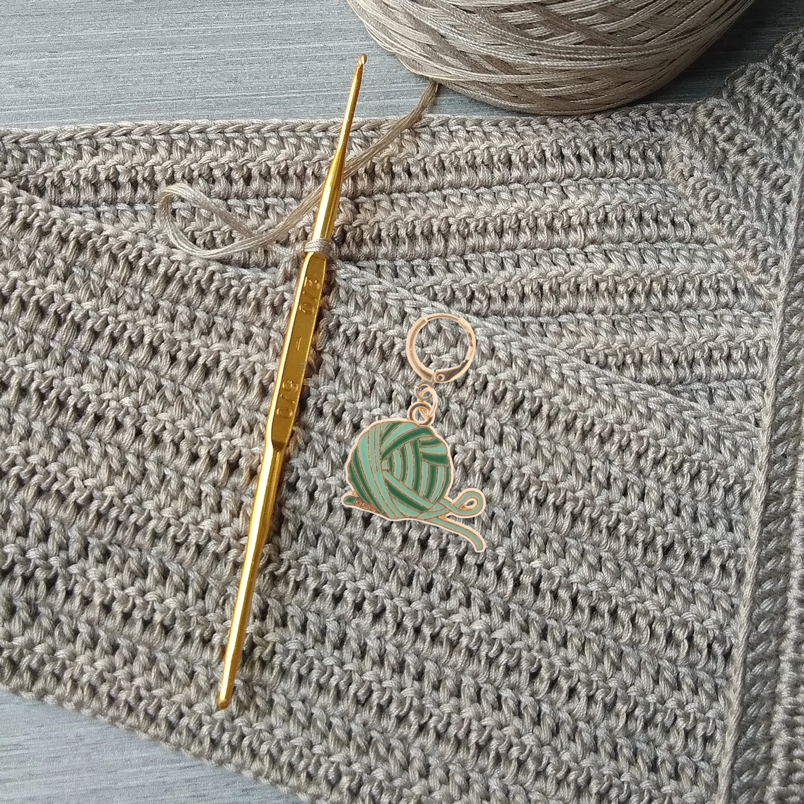 

6Pcs Durable Metal Stitch Markers Safe for Hands Knitting Crocheting Accessories Easy to Use and Store Sweater Link Buckle