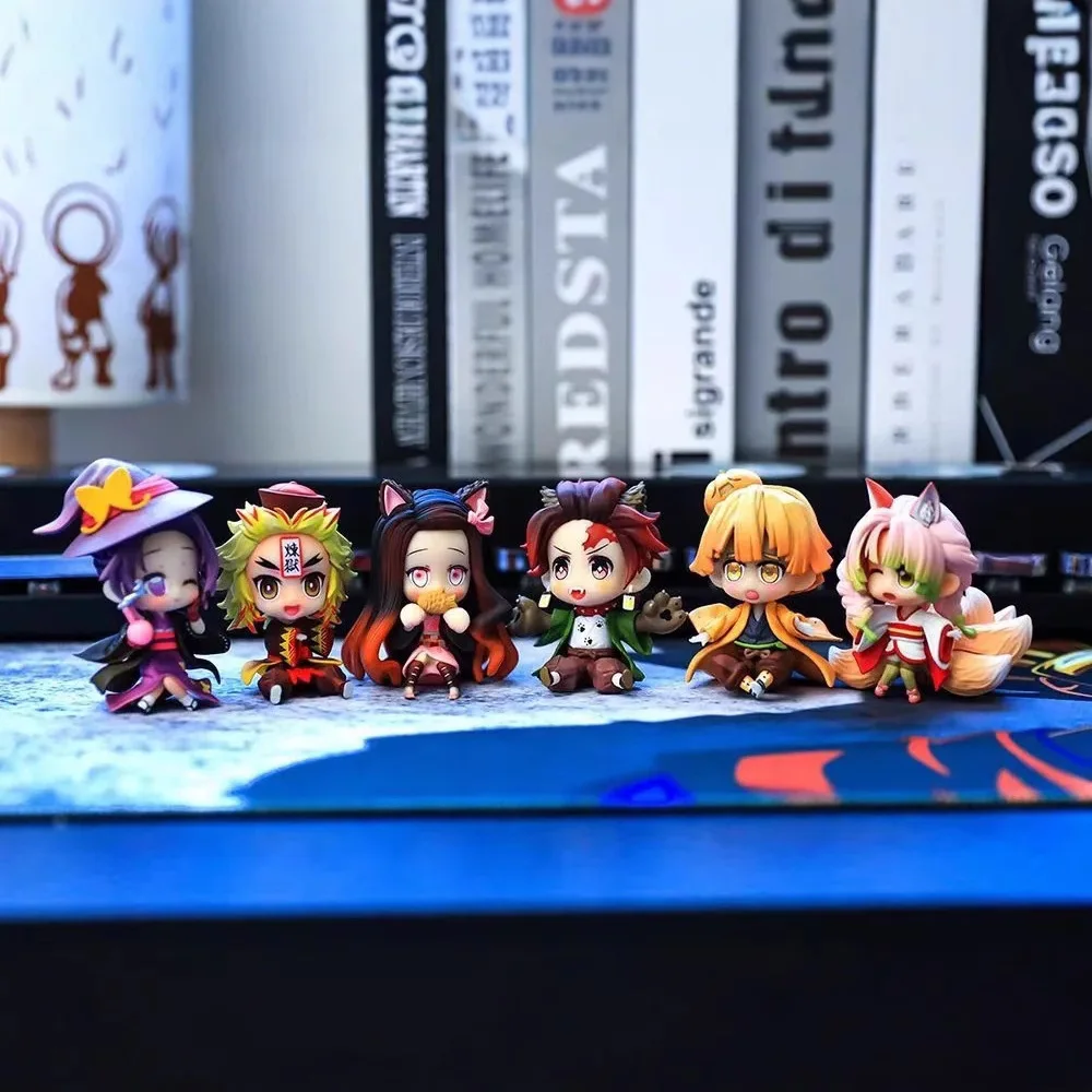 Takara Tomy Kawaii Demon Slayer caja ciega juguete Día de Todos los Santos Tanjiro Kamado Nezuko figura de anime modelo sorpresa regalo colección de fans