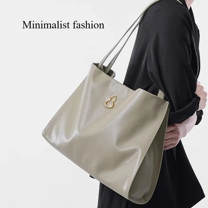 

Модная и простая сумка с квадратным носком и многослойным дизайном из воловьей кожи, большая вместительная сумка-тоут на одно плечо, женская сумка для повседневного использования.