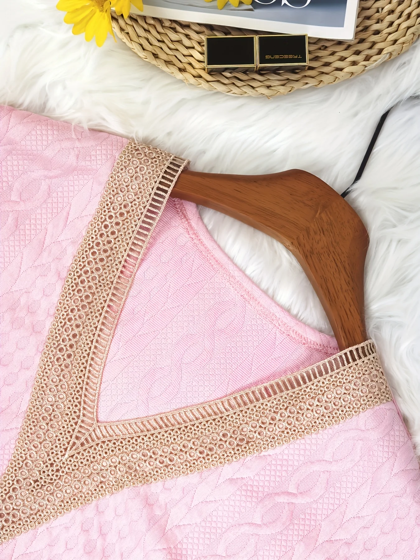 Stilvoller V-Ausschnitt-Pullover mit Spitzenbesatz für Damen in Übergrößen für mühelose Eleganz – Detail 12