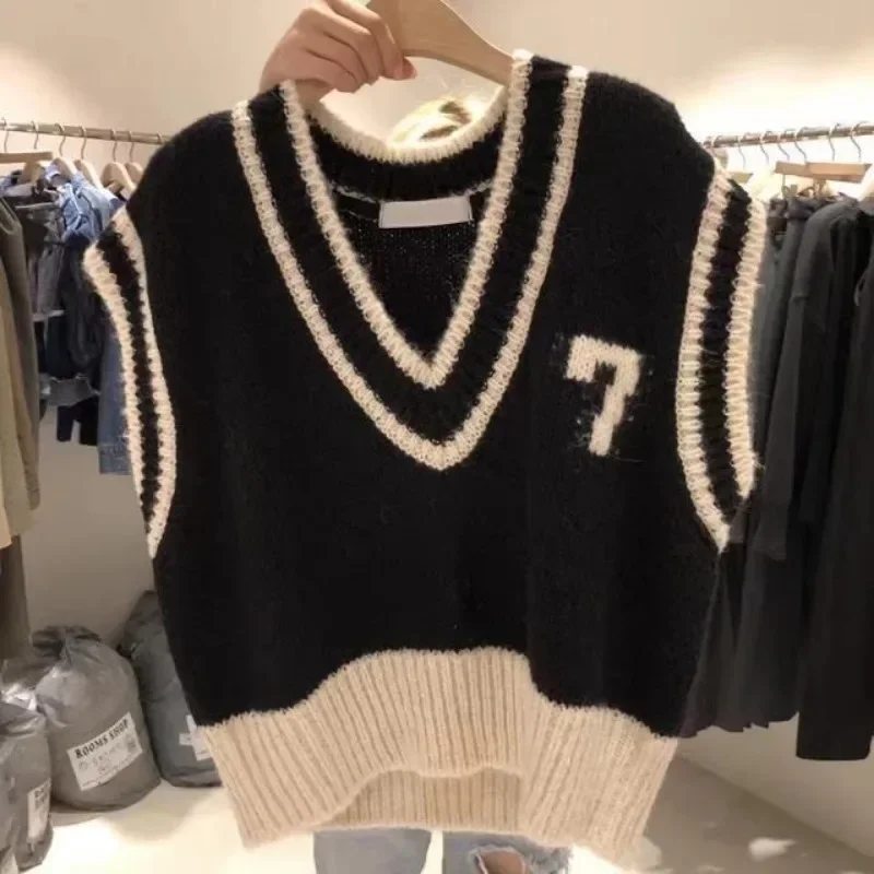 Gilet lavorato a maglia pullover senza maniche con lettera retrò coreana da donna 2025 Gilet maglione con scollo a V allentato autunno outwear