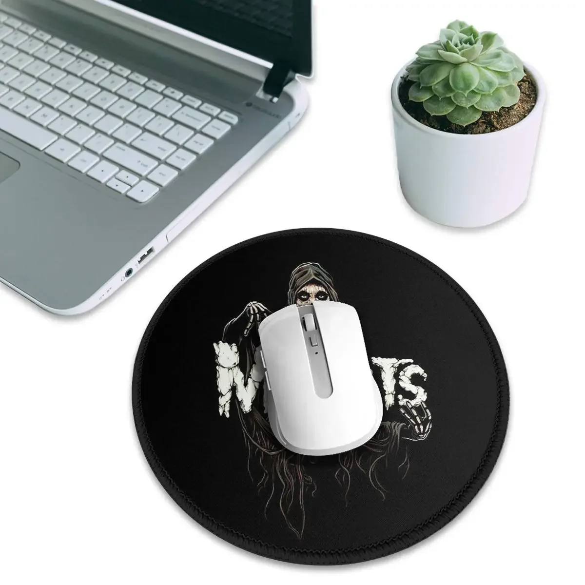 Misfits Skull Round Mouse Pad Computer Keyboard Mouse Mat Gaming Laptop Desk Mat Office Table Mats