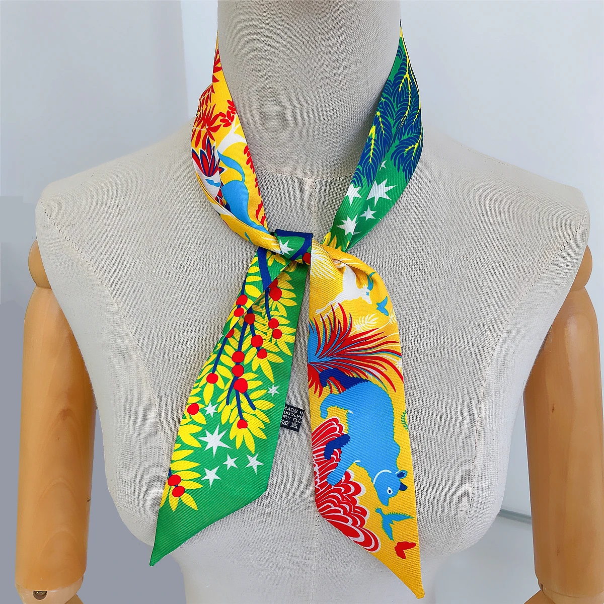 2024 Brand Design Jungle Bear Scarf Women Luxury Silk Scarf Fashion Hair Headband Foulard Skinny Bag Scarves Neckerchief