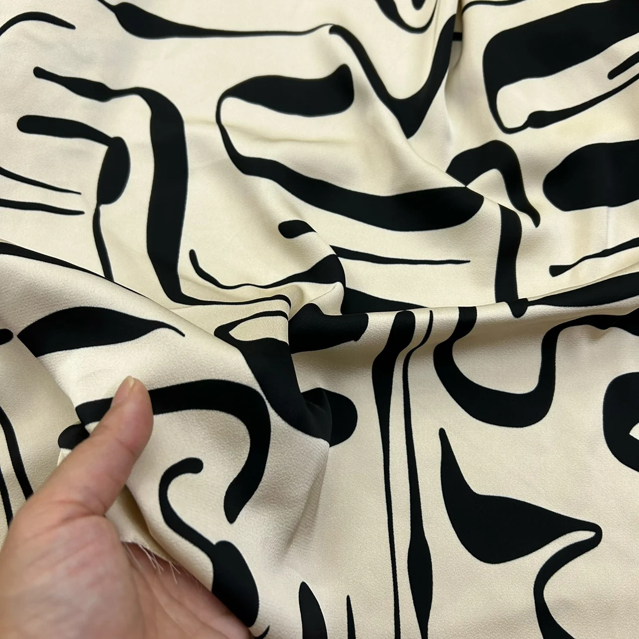 

Простая элегантная ацетатная ткань из искусственного шелка W150см