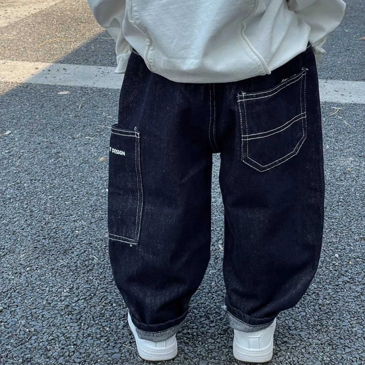 Calça solta casual infantil, jeans de menino, roupa nova na moda, alta qualidade, 2 a 14 anos, 2022