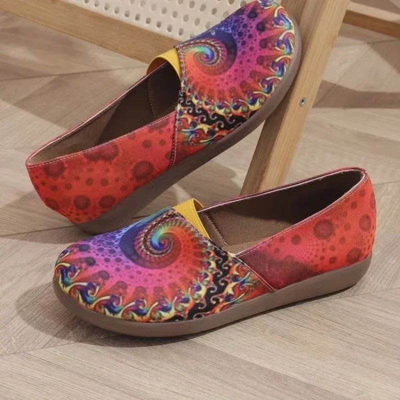 

Large Size Flat Canvas Shoes with Women Pattern Round Toe Single Shoes Light Mouth Versatile Set Foot Flat Shoes 2025 New Model