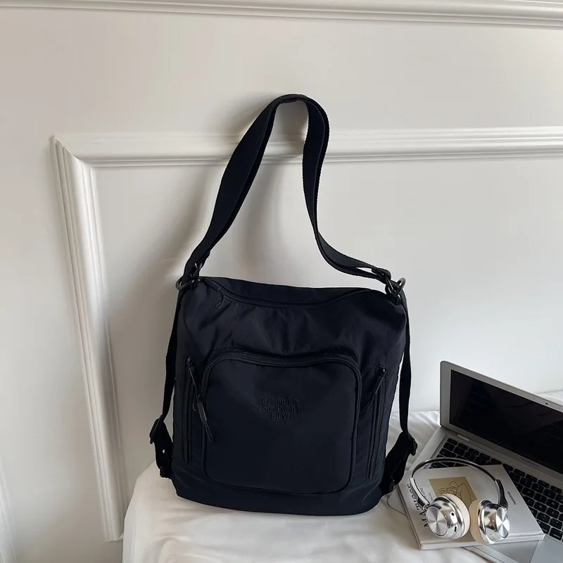 

2025Новая корейская и японская модная сумка через плечо большой вместимости для женщин, дорожная сумка на одно плечо, студентка на спине