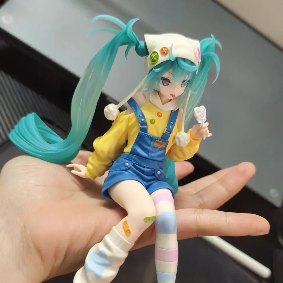 Neue Hatsune Miku Anime-Figur Lollipop Sitzende Pose PVC-Actionfigur Modell Spielzeug Dekoration Sammlerstück Geschenke