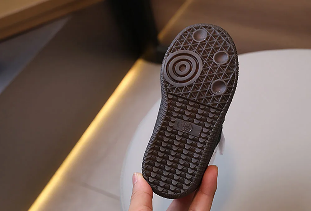 ฤดูใบไม้ผลิกีฬารองเท้าเด็ก PU หนัง Ergonomics เด็กรองเท้าผ้าใบ Soft-soled รองเท้าผ้าใบเด็กเด็กผู้หญิงรองเท้าเทนนิส