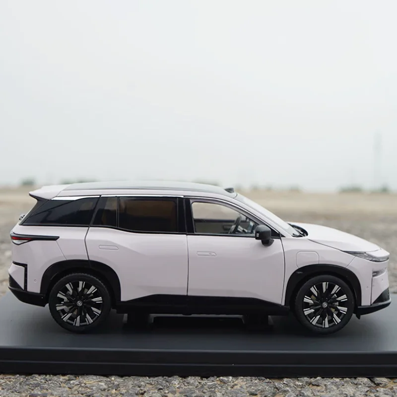 Diecast 1:18 Scale BZ3X New Energy Alloy Simulation Car Model Adult Classic Collection Decoration Gift Static Display