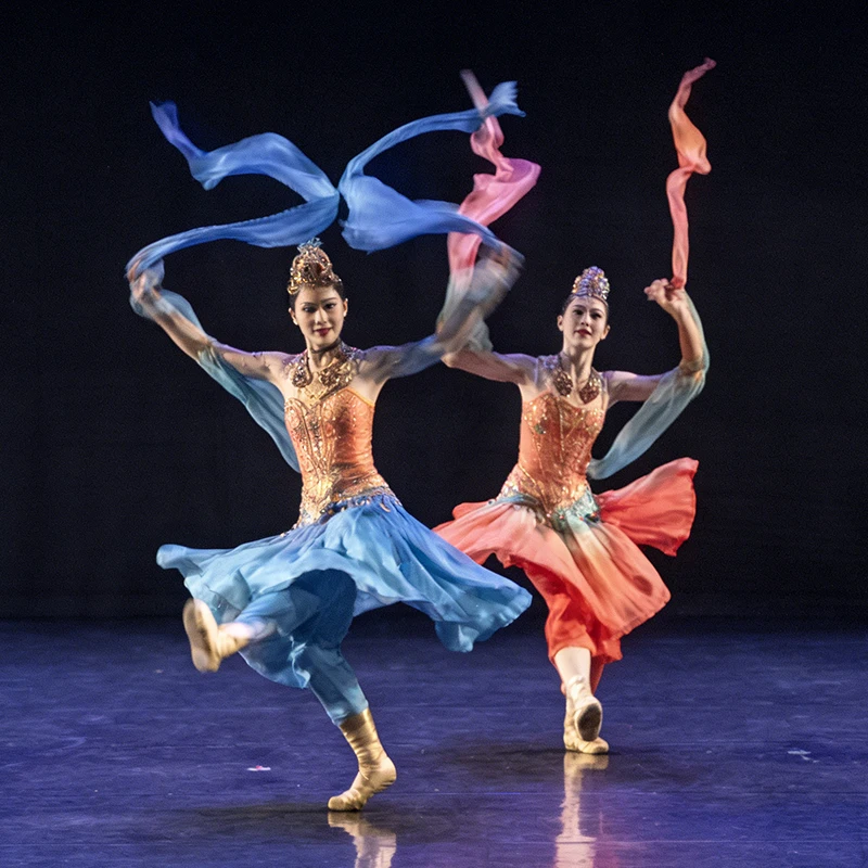 

Ancient Style Hanfu Water Sleeves Dance Ribbon Fairy Throwing Silk Streamers Chinese Classical Dunhuang Flying Dance Performance