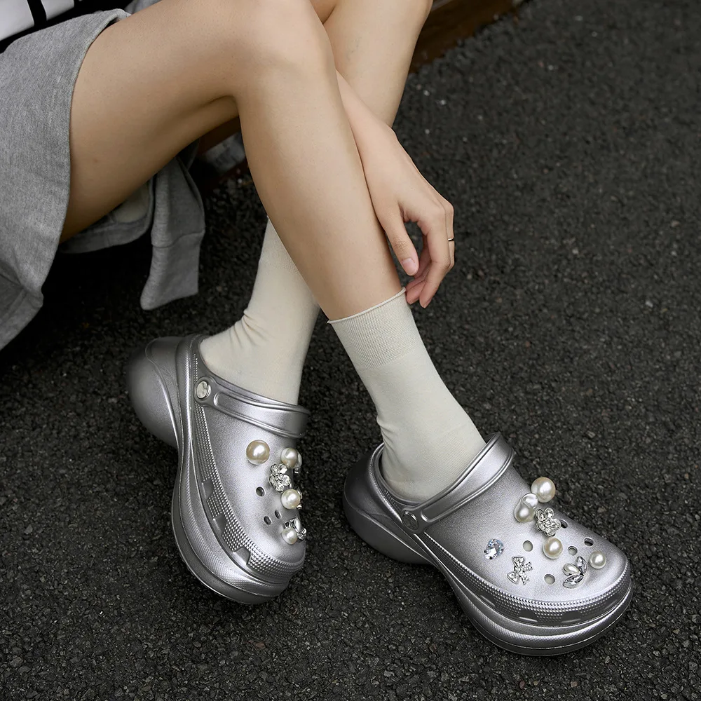 

Summer Women's Thick Soled Slippers Perforated Hole Shoes Ladies Pearl Diamond Flower EVA Soft Soled Shoes Baotou Beach Shoes