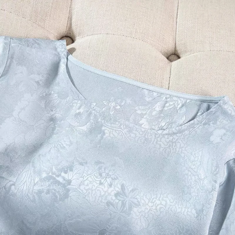 Abbigliamento casual da donna 100% seta di gelso naturale Hua Luo T-shirt a maniche corte girocollo classica casual versatile blu ghiaccio