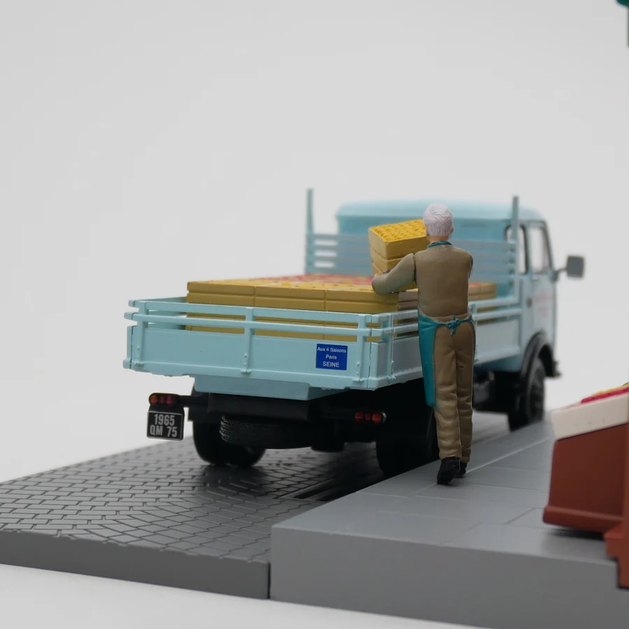 Diecast Ixo Scala 1:43 Unic 20C Furukawa Piccolo Camion Scena di Consegna della Frutta Veicolo Negozio di Frutta Tavolo di Sabbia Modello Giocattolo Auto in Lega