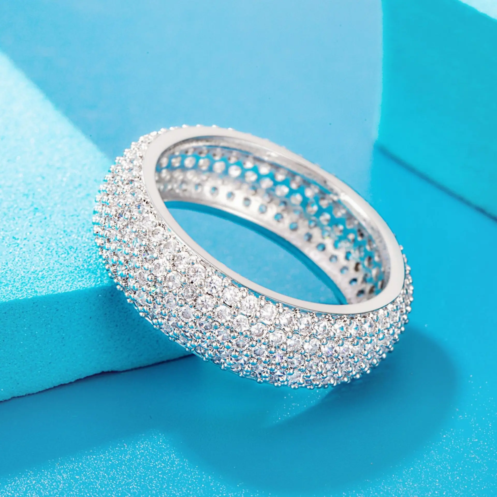 925 Sterling Silver Plated 18K Gold Diamond Ring Fashionable Decorative Dazzling Circular Ring
