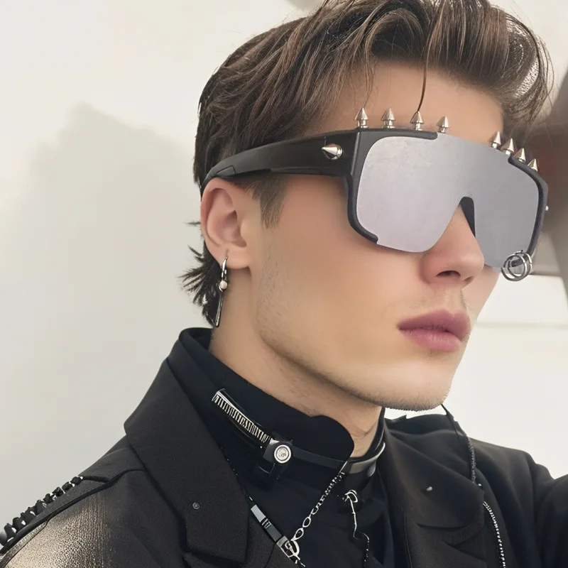 

New Rivet Spike Decoration Wild Rock SteamPunk Sunglasses Women Men Cool Fashion Stage Bar Party Metal Conjoined Trendy Eyewear