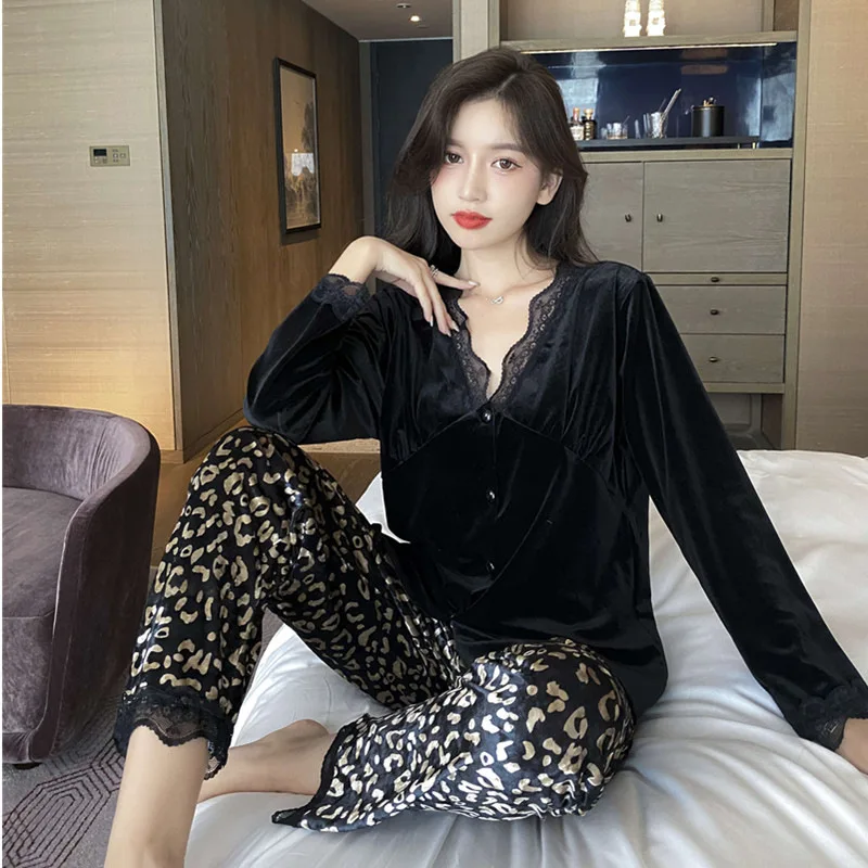 

Warm Velvet Sleepwear 2Pcs Sexy Black Leopard Lace Pyjamas Set Women Nightgown V-Neck Pijama Mujer Home Clothes Loungewear