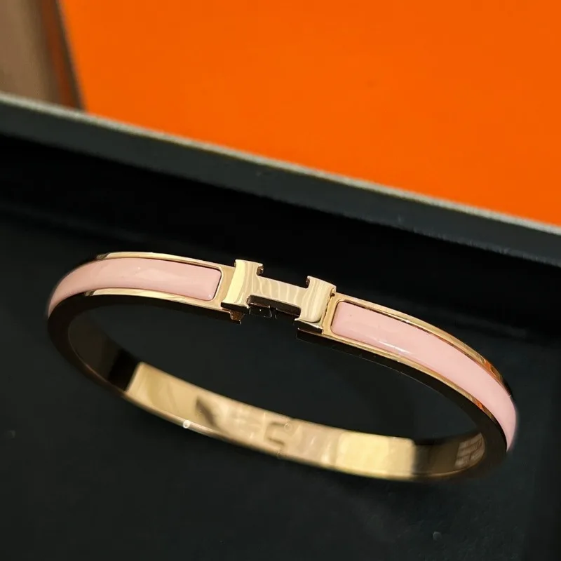 Bracciale iniziale personalizzato Polsino sottile in smalto per donne Regalo minimalista per coppie di lusso Delicato abbinato ai gioielli per lui e per lei ​