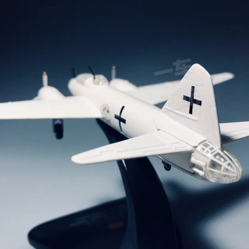 1: 144 G4M Bomber Japanese WWII Negotiation Aircraft Fighter Alloy Finished Plane Model