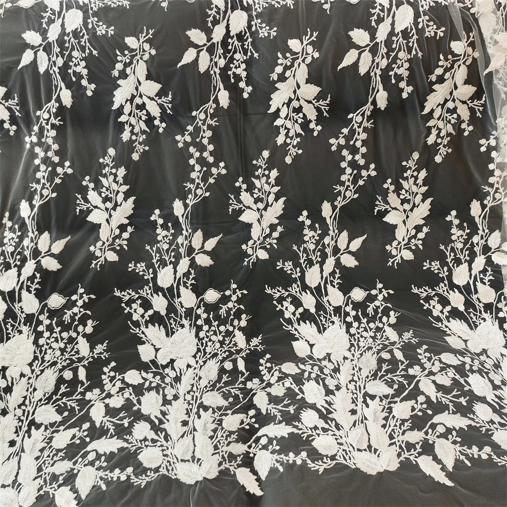 

Hit Product White Wedding Fabric, Including Flower and Leaf Embroidery Fabric and Veil, Can Be Used To Make Skirts Accessories