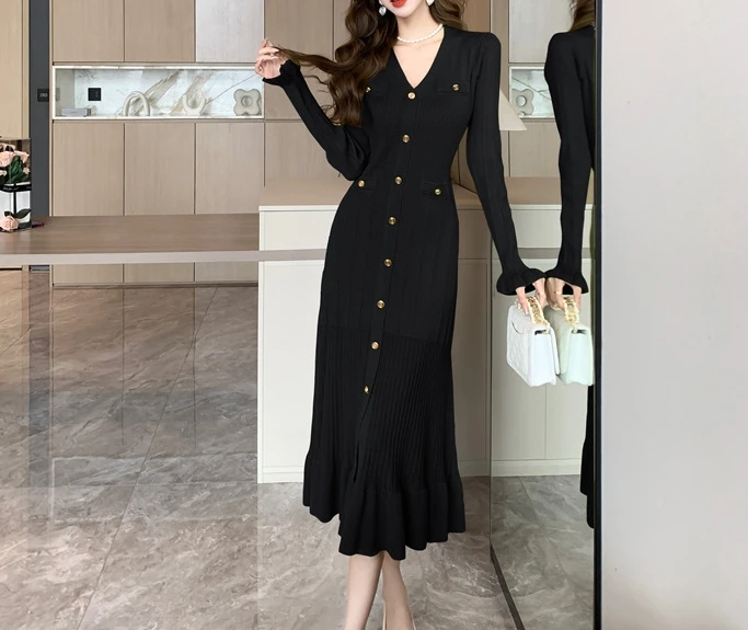 Lotus leaf edge dress V-neck long sleeved fishtail knitted skirt