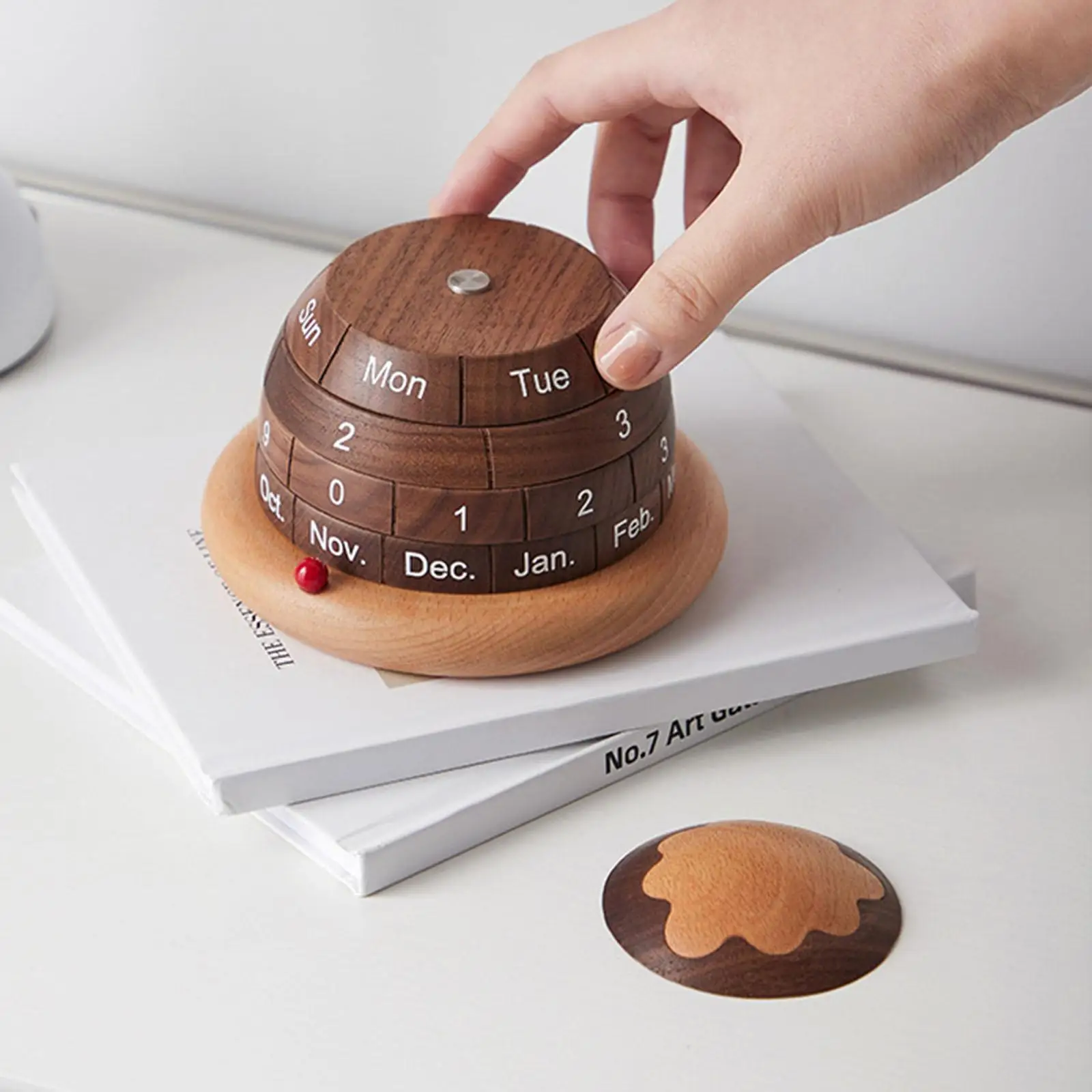 Wooden Desktop Calendar Friend Gift Collectibles Rotating Calendar