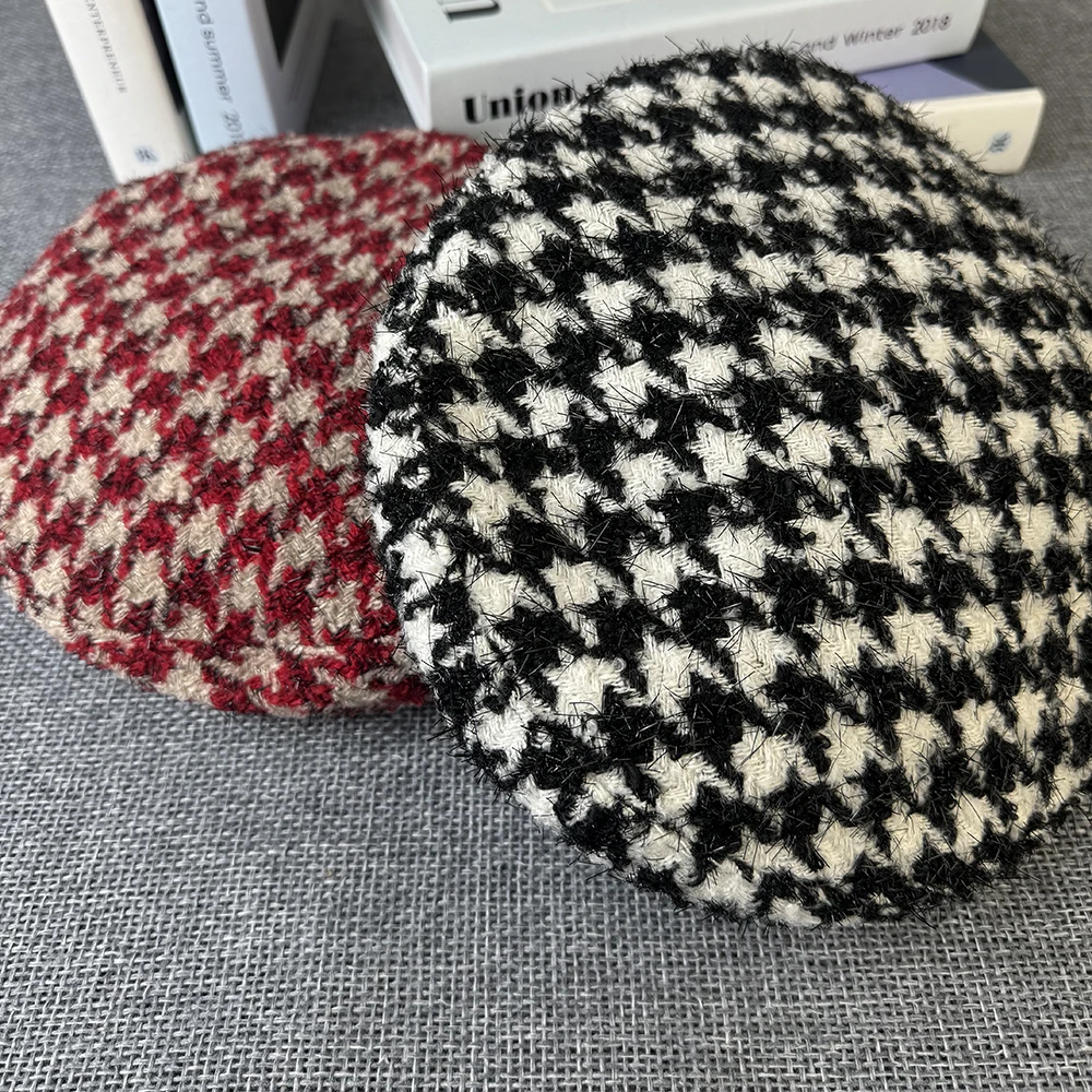 2025 Wool Berets Red Black Plaid Vintage Autumn Winter French Octagonal Peaked Hats Painter Hat Street Women Girl Caps FDM09