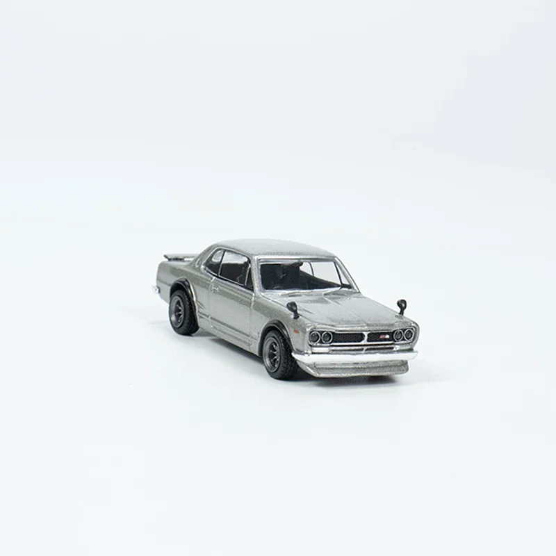 Tarmac Works 1:64 Model Car Skyline 2000 GTR Alloy Vehicle - Silver Collection