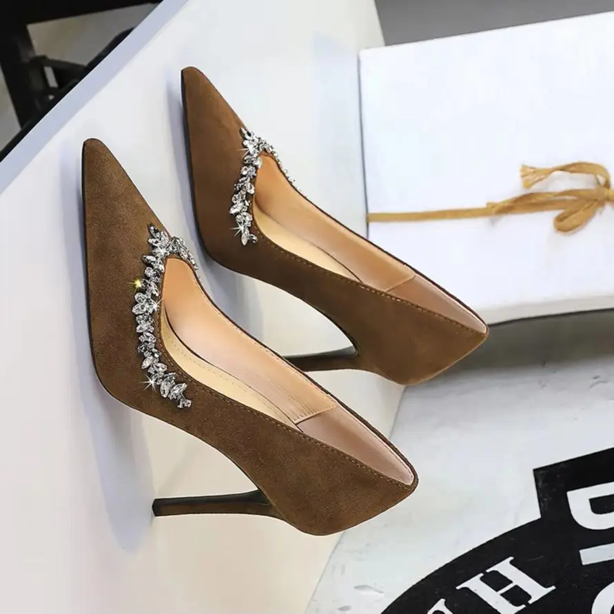 

Пикантные туфли на высоком каблуке с острым носком, женские туфли-лодочки со стразами, замшевые туфли на шпильке, туфли премиум-класса для банкета, женская обувь для вечеринок